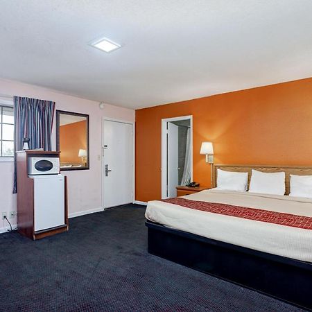 Regency Inn Fayetteville Bagian luar foto